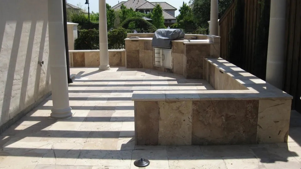 Custom lawn mowing service experts serving Tamarac, FL - Yosvany's Landscaping