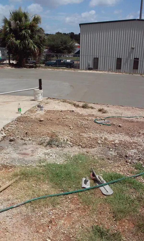 Top-rated yard maintenance in Mobile, AL by Young Guns Construction