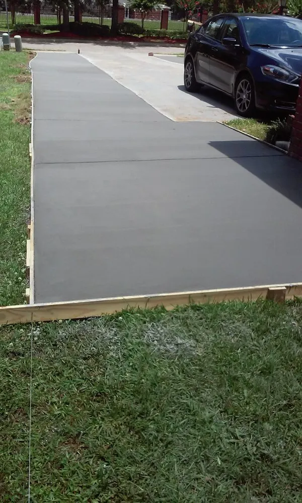 Reliable landscaping services in Mobile, AL by Young Guns Construction