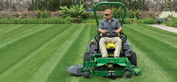 Young Landscapes Logo