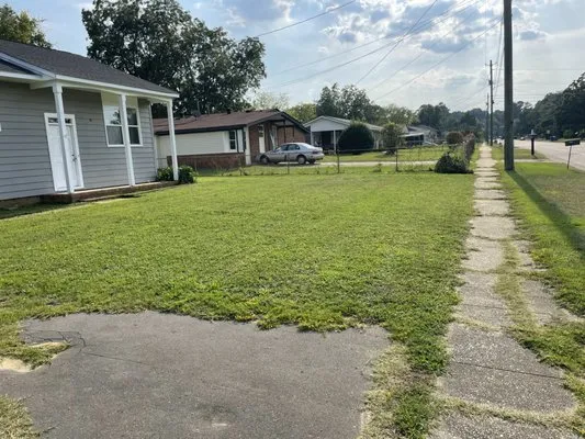 Younger's Lawn Care & Handyman Service Logo