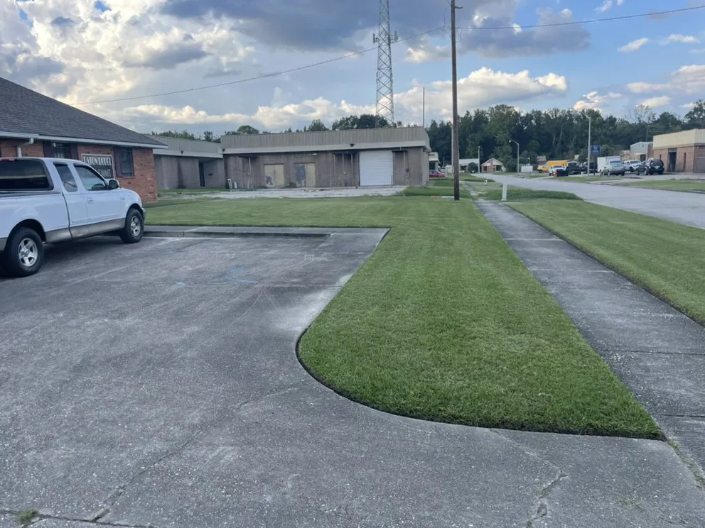 Trusted residential landscaping near you in Baton Rouge, LA by Youngs Lawn Care