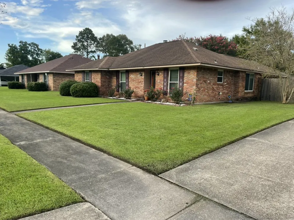 Custom residential landscaping in Baton Rouge, LA - Youngs Lawn Care