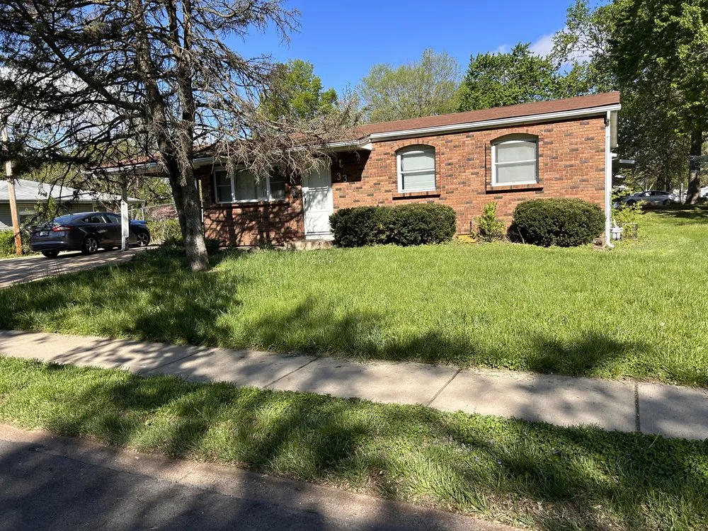 Professional yard maintenance experts serving Centreville, IL - Young’s Precision Lawn Landscaping