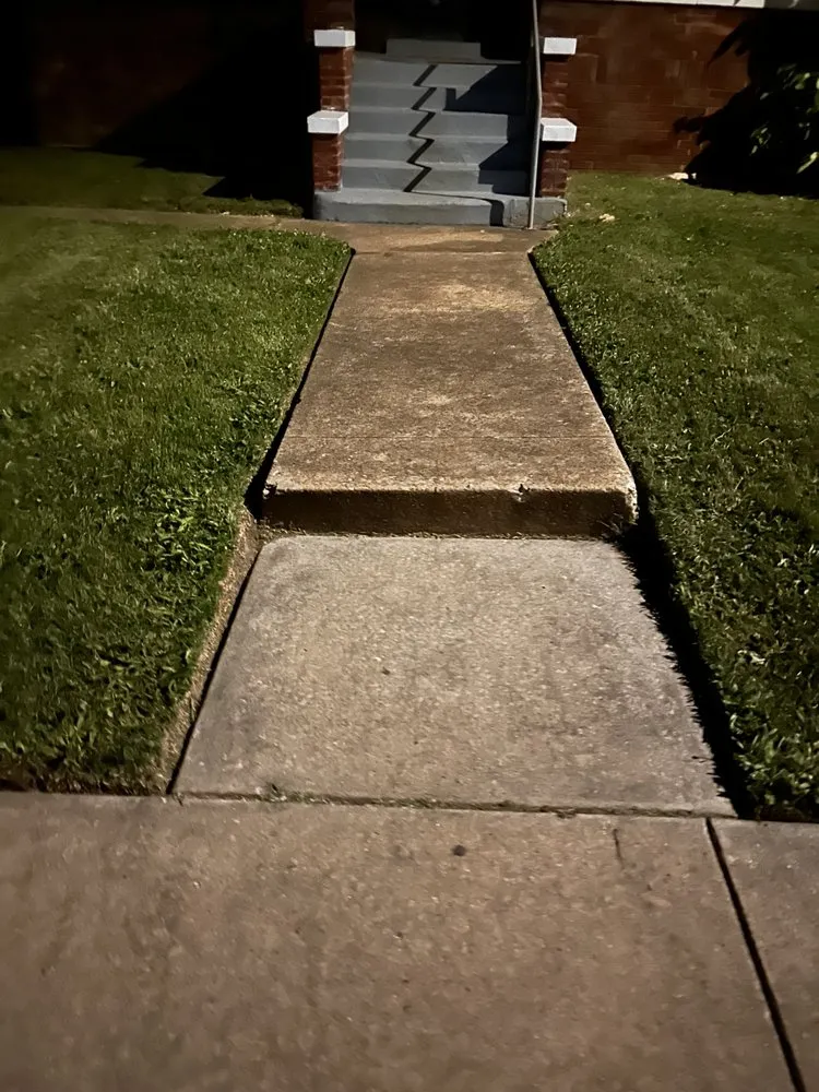 Top-rated landscaping services in Centreville, IL by Young’s Precision Lawn Landscaping