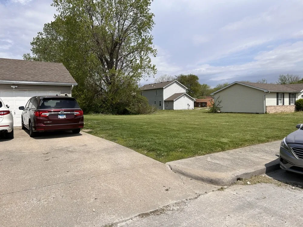 Top-rated outdoor landscaping near you in Centreville, IL by Young’s Precision Lawn Landscaping