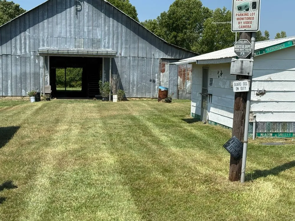 Professional yard maintenance in Mooresville, NC by Younts Landworx