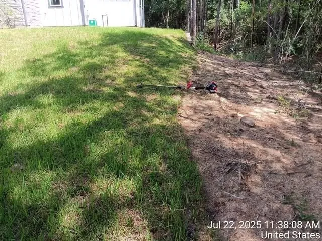 Custom yard maintenance experts serving Conroe, TX - Your Ditch Is Ugly