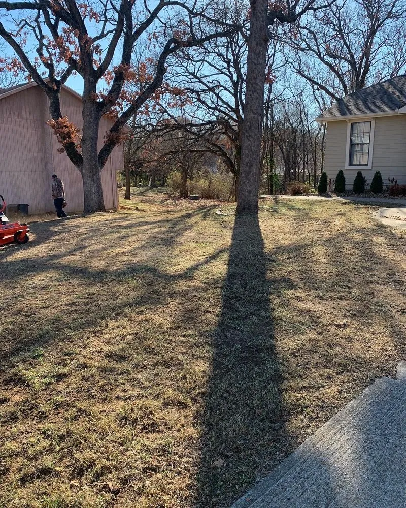 Professional yard maintenance in Nevada, MO - Your Lawn Barber