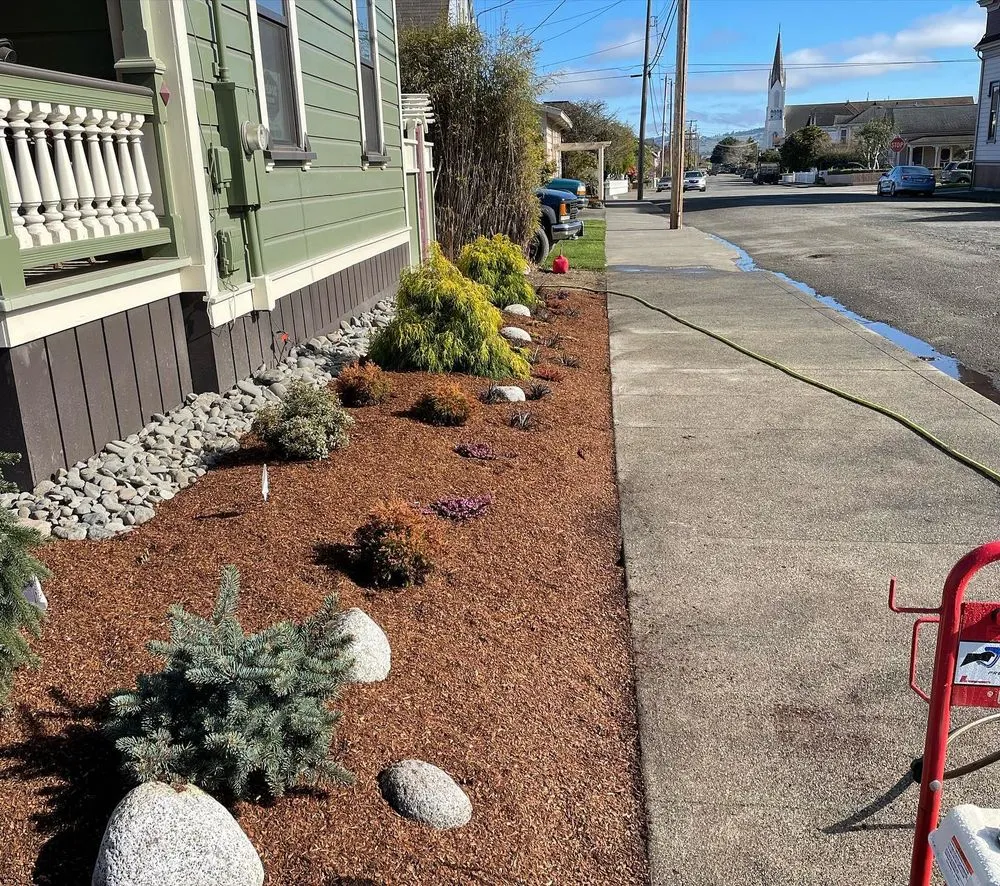 Custom residential landscaping in Sacramento, CA - Your Local Mow Man