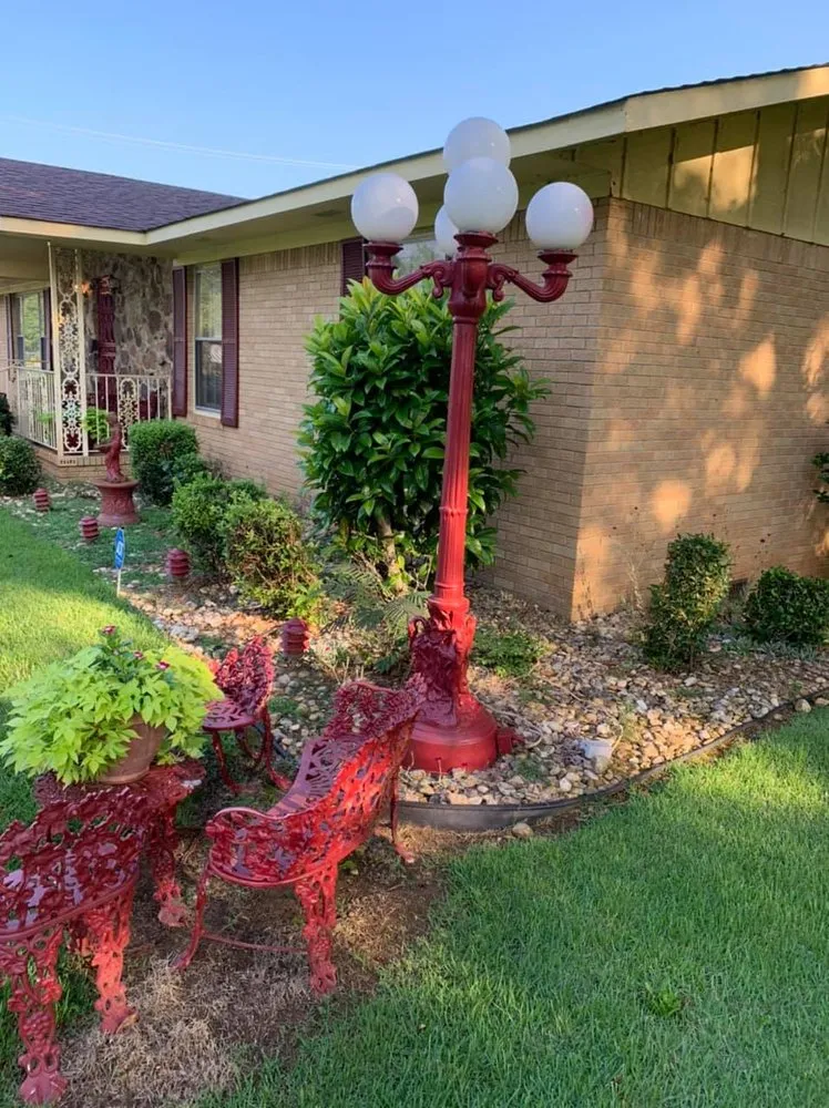 Trusted garden landscaping in Russellville, AL by Yovani Lawn Care