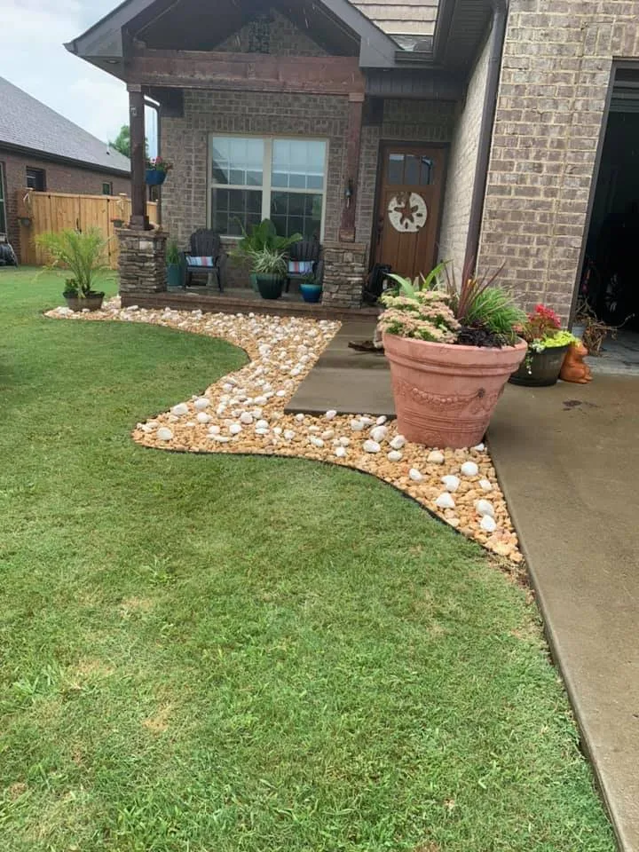 Trusted yard cleanup service experts serving Russellville, AL - Yovani Lawn Care