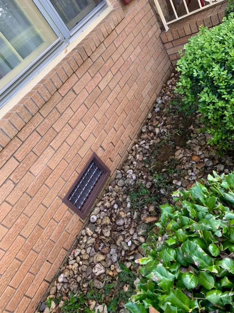 Custom residential landscaping in Russellville, AL by Yovani Lawn Care