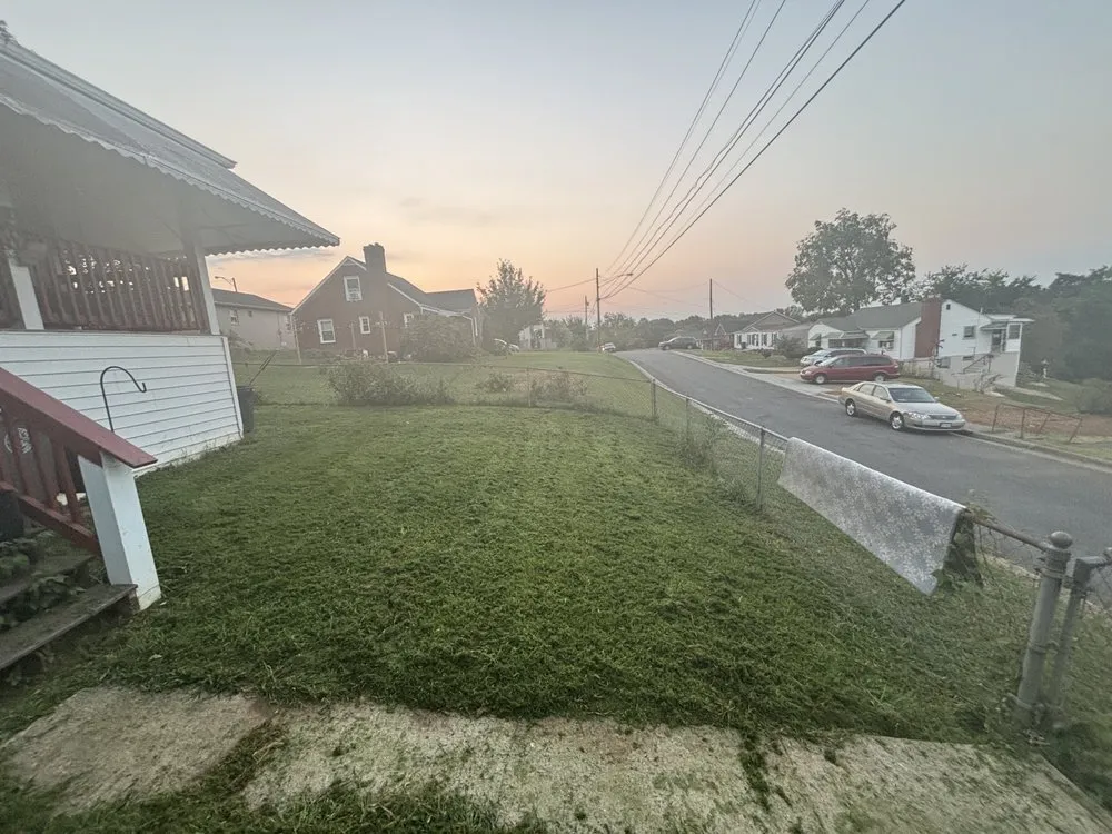 Local yard maintenance in Lynchburg, VA by Yrn Mowing