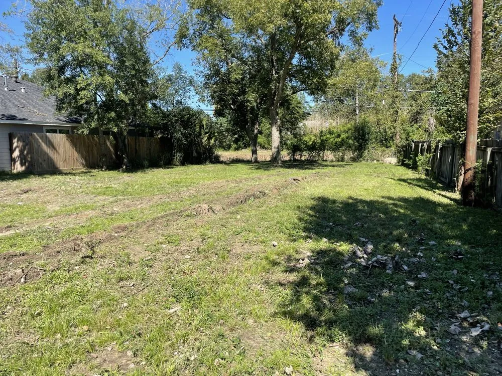 Trusted lawn care service experts serving Houston, TX - Zachary Scott Lawn Service