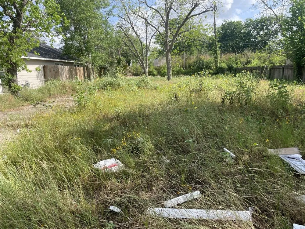 Professional residential landscaping in Houston, TX by Zachary Scott Lawn Service