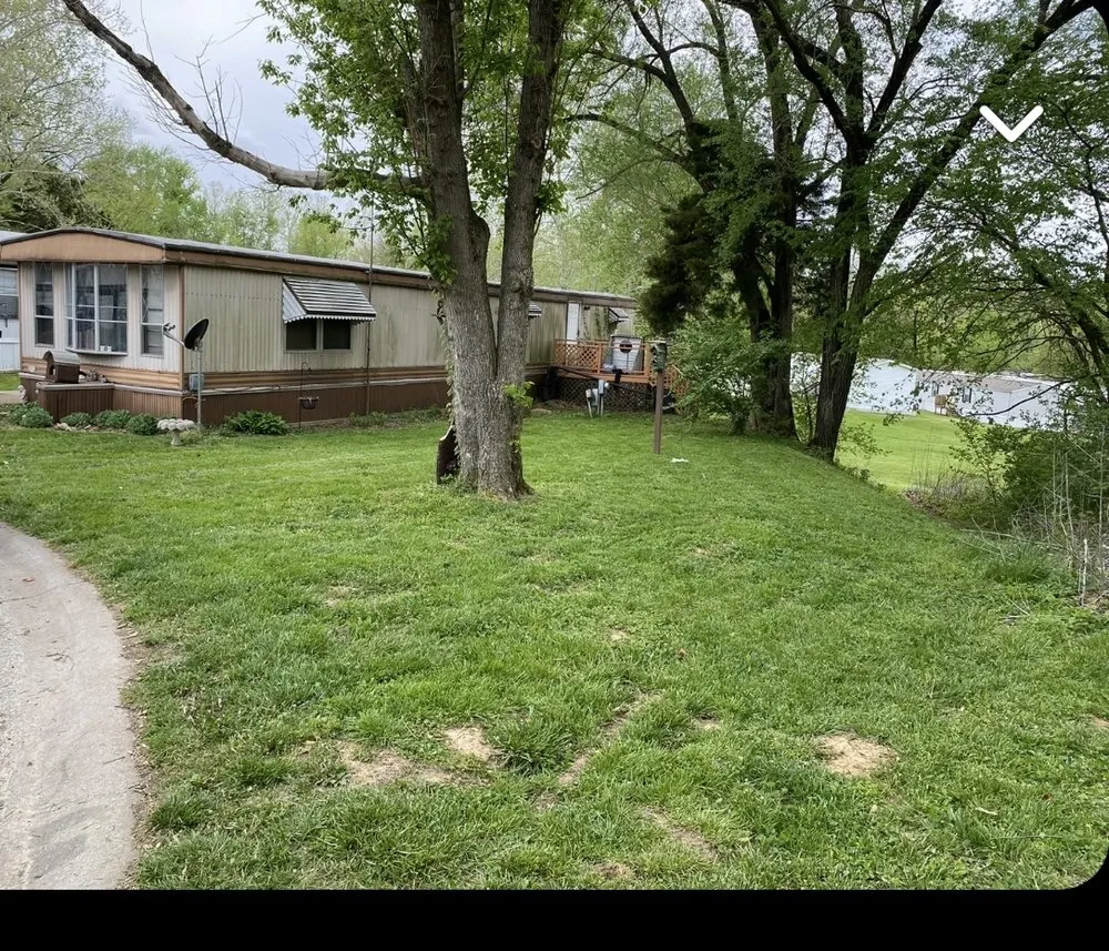 Custom lawn mowing service in Pevely, MO - Zachs Lawn Care