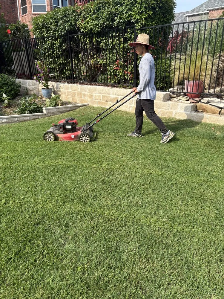Top-rated yard maintenance for beautiful yards in Rockwall, TX by Zachs Lawns