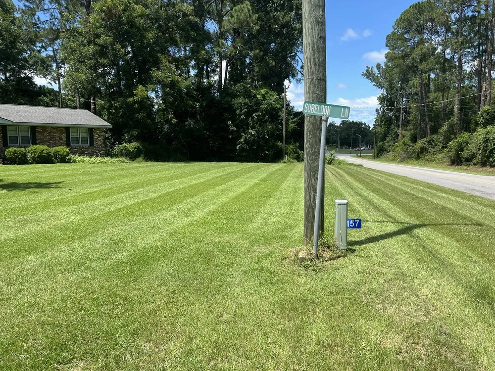 Local garden landscaping experts serving Fitzgerald, GA - Zack’s Lawn Care