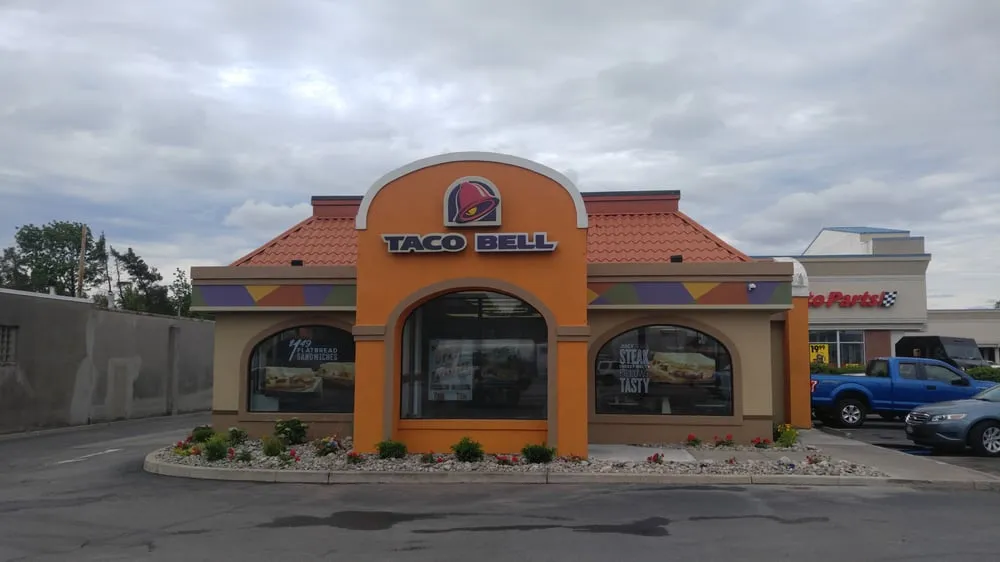 Top-rated yard maintenance experts serving Brockport, NY - Zales Lawn and Landscaping