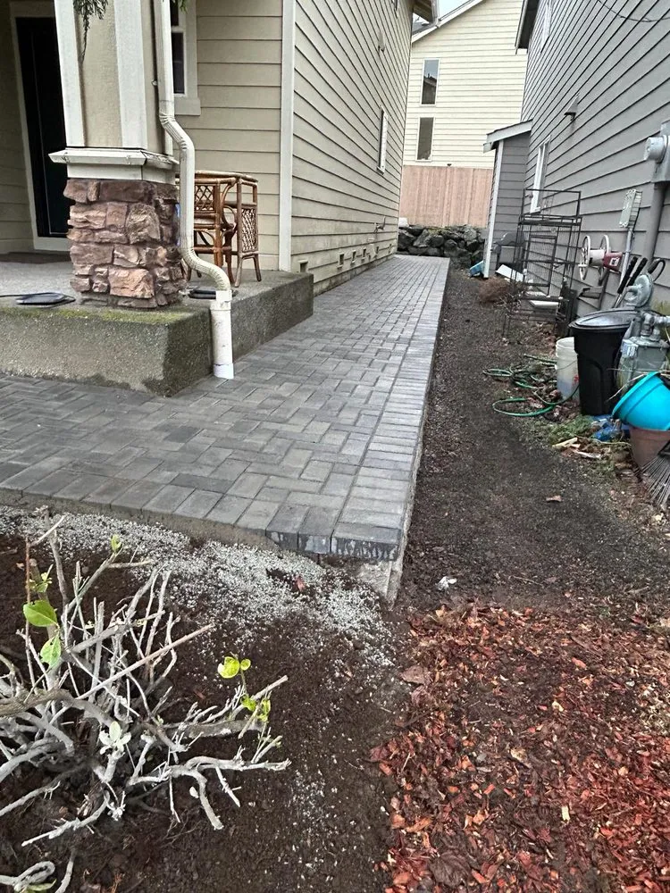 Reliable garden landscaping for beautiful yards in Bothell, WA by Zamorano Landscaping