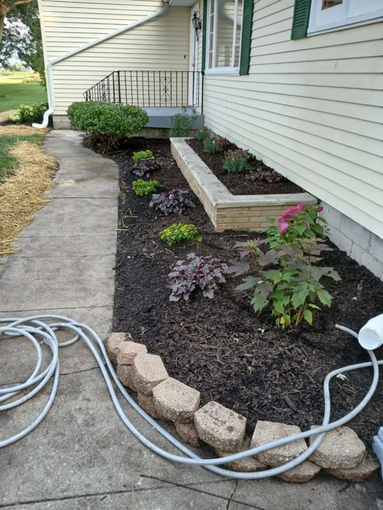 Expert yard maintenance in Shelby, OH - Zamorano's Landscaping