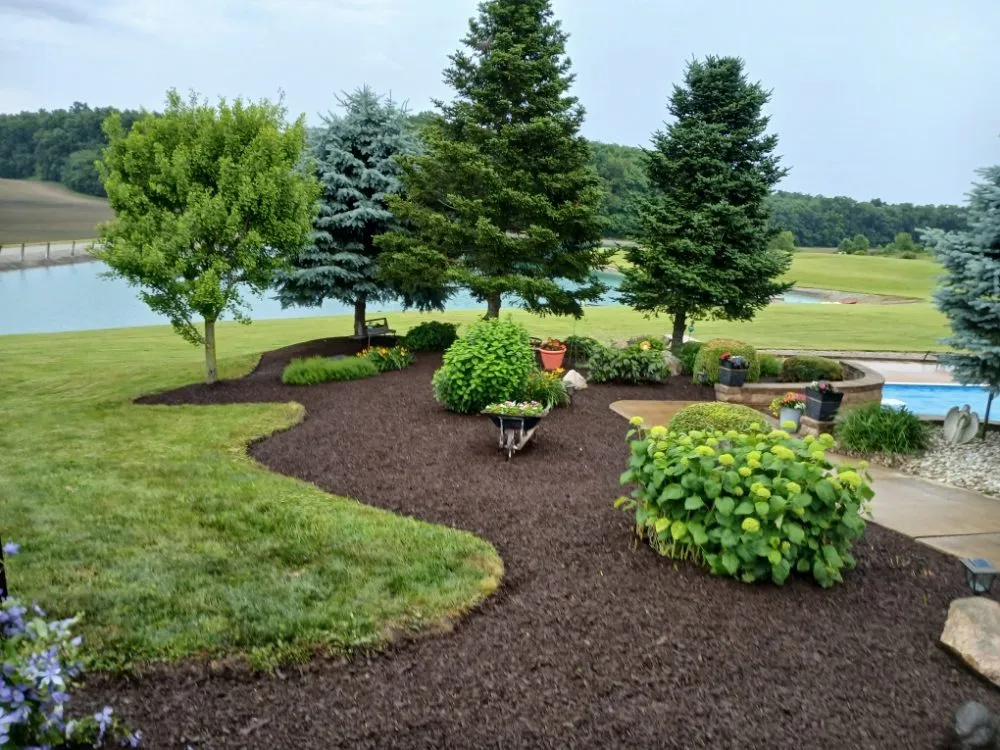 Custom lawn mowing service experts serving Shelby, OH - Zamorano's Landscaping