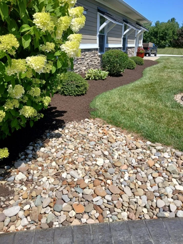 Top-rated lawn mowing service experts serving Shelby, OH - Zamorano's Landscaping