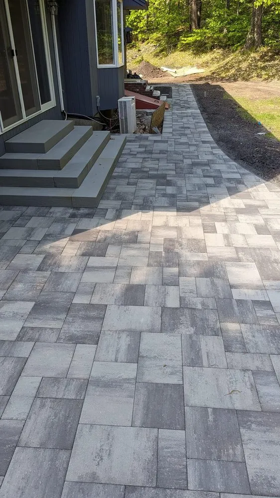 Affordable garden landscaping with custom design in Joliet, IL by Zamora’s landscaping