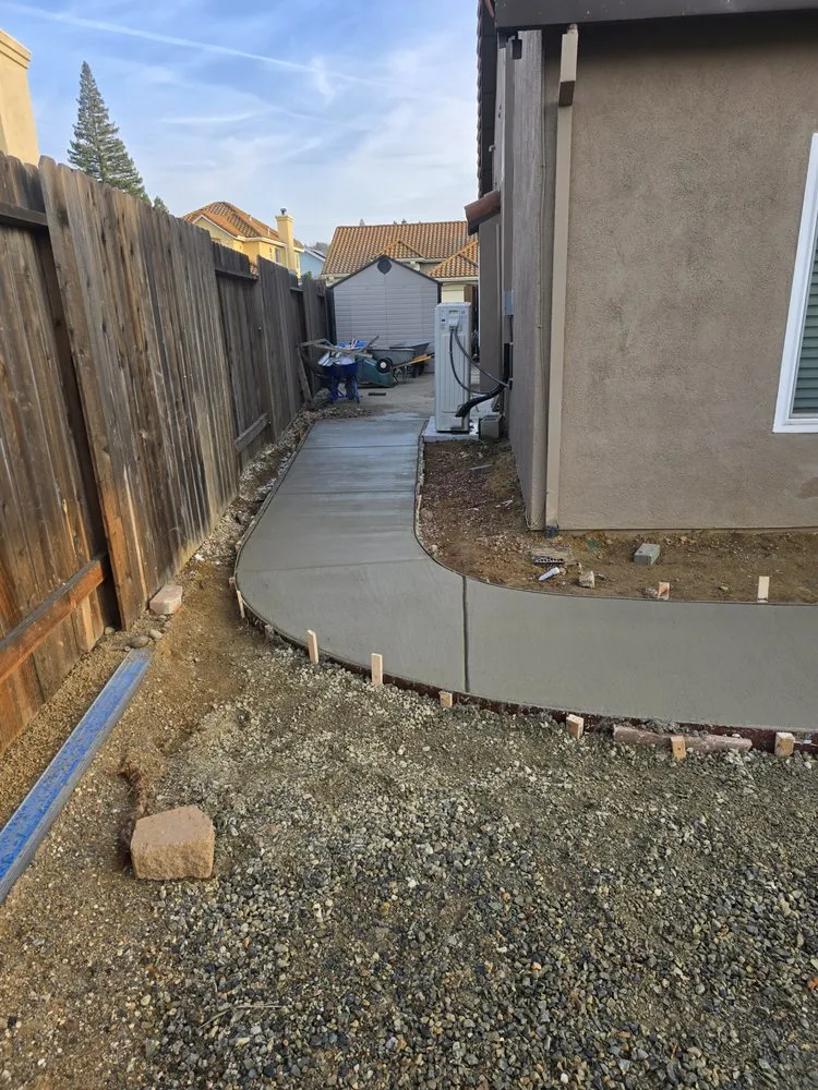 Top-rated yard cleanup service experts serving North Highlands, CA - Zamora's Landscaping