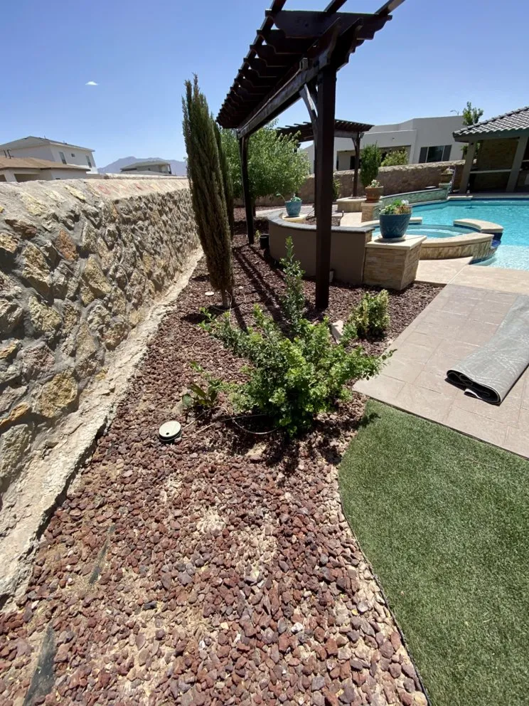 Top-rated yard cleanup service with custom design in El Paso, TX by Zamora’s Yard Cleanup & Junk Removal