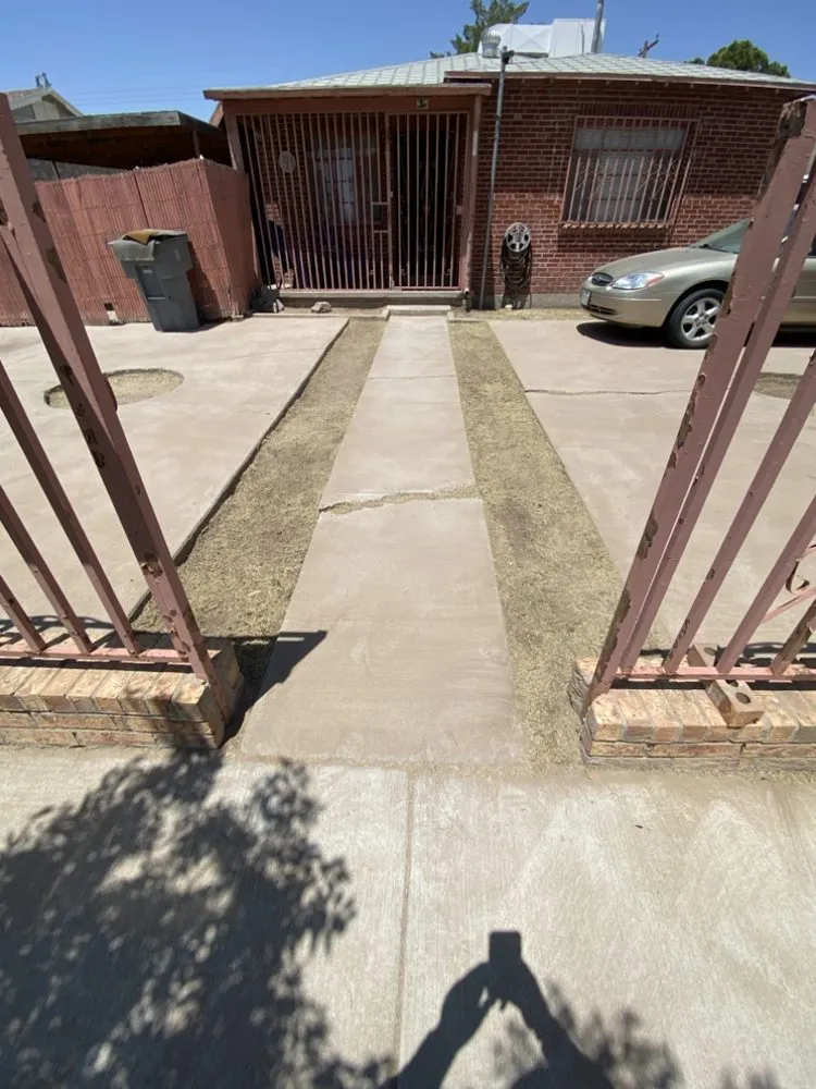 Expert yard maintenance experts serving El Paso, TX - Zamora’s Yard Cleanup & Junk Removal