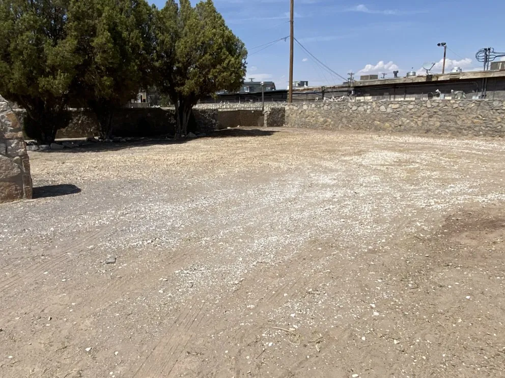 Trusted lawn care service for residential properties in El Paso, TX by Zamora’s Yard Cleanup & Junk Removal