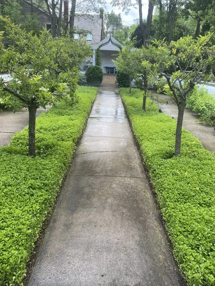 Professional residential landscaping experts serving Waukegan, IL - Zamudio Hardscapes