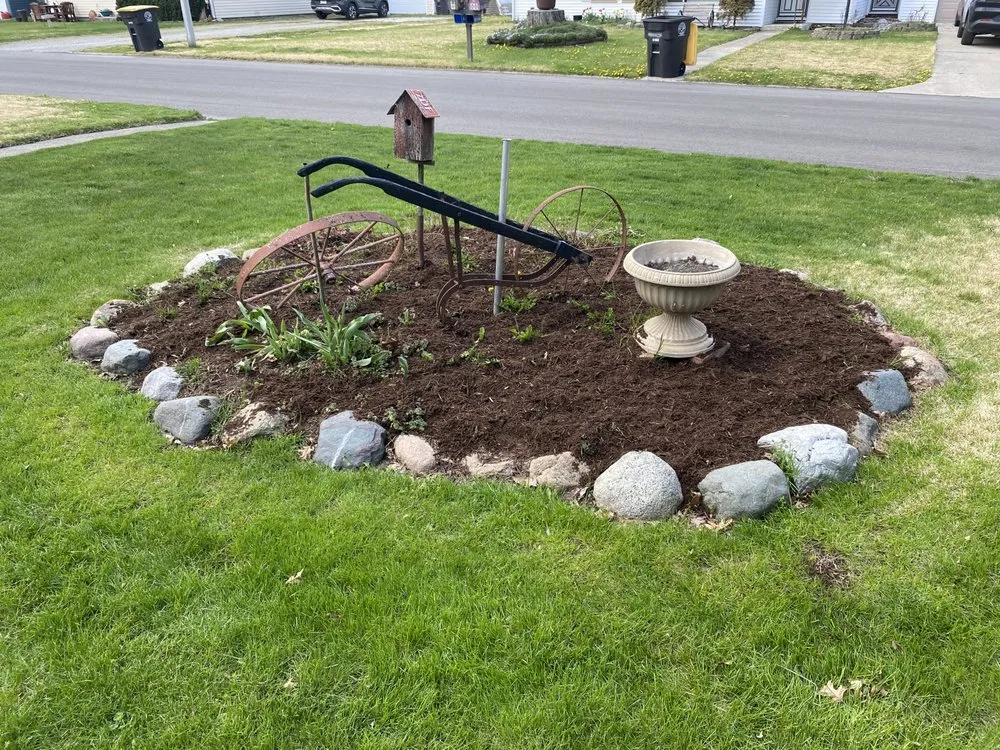Affordable yard maintenance for year-round maintenance in Fort Wayne, IN by Zane’s Landscaping