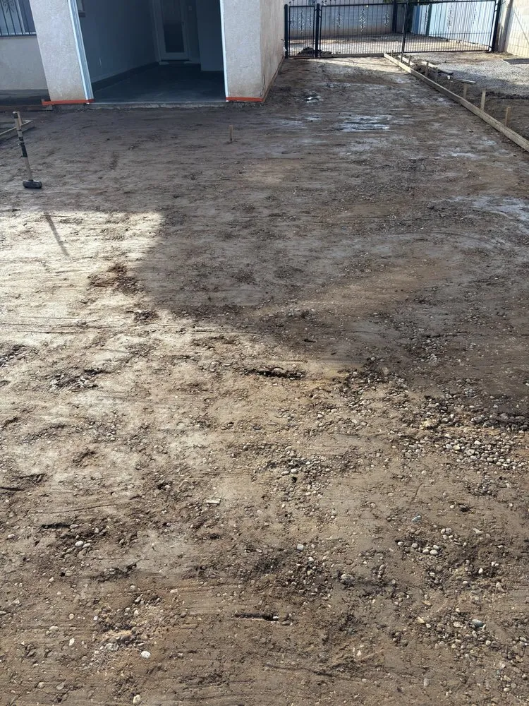 Trusted yard cleanup service experts serving Los Lunas, NM - Zapata Outdoor Services