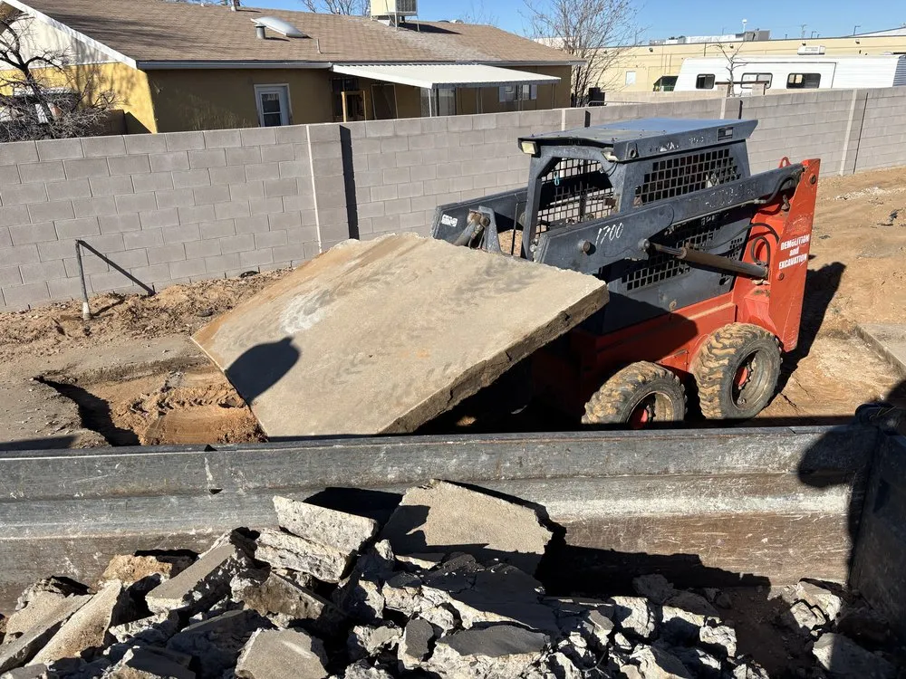 Reliable lawn care service experts serving Los Lunas, NM - Zapata Outdoor Services