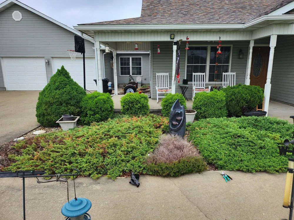 Professional yard maintenance with custom design across West Frankfort, IL - Zappa's Trim and Tidy