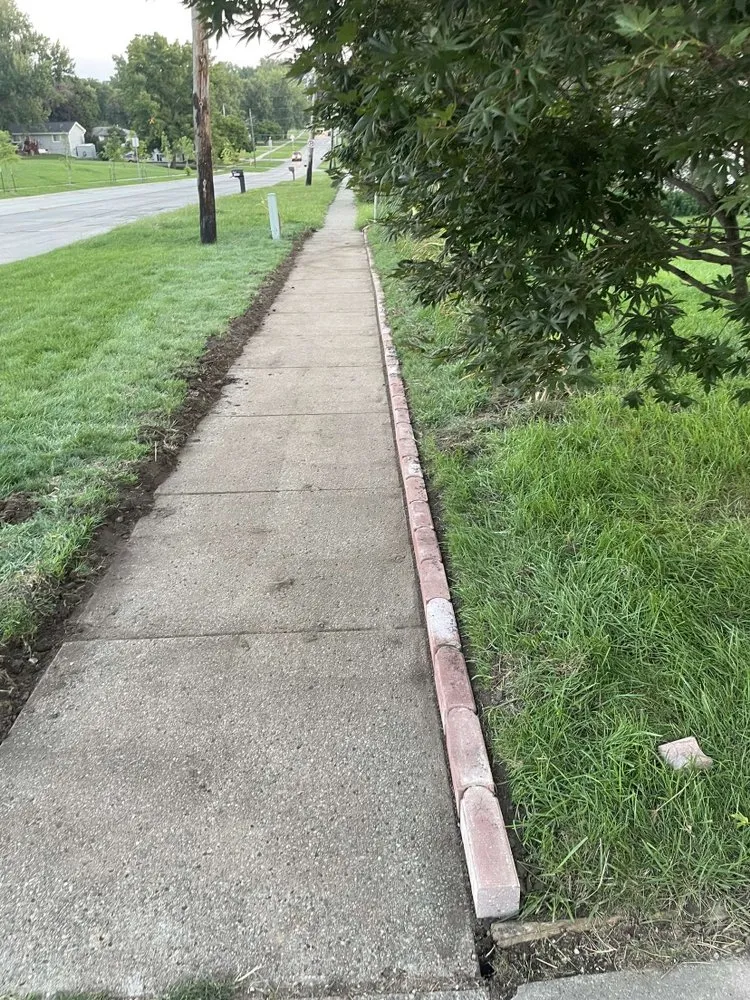 Custom lawn care service in Des Moines, IA by ZASN