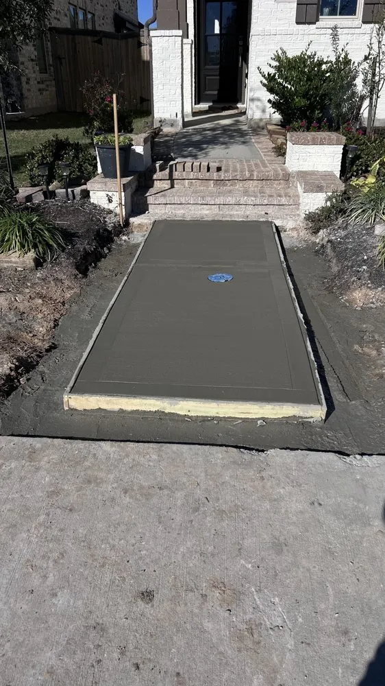 Professional landscaping services for year-round maintenance in Houston, TX by Zavala Services