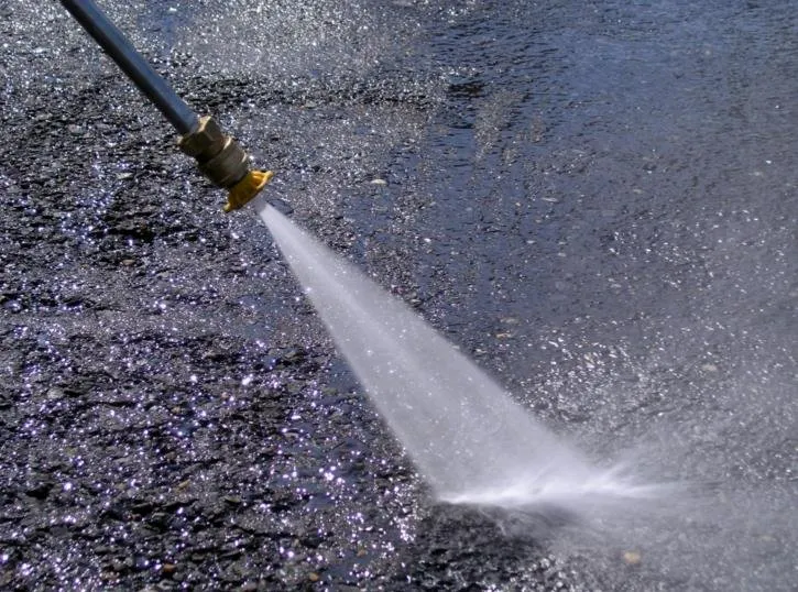 Affordable lawn mowing service near you in Annandale, VA by Zavaleta Gutter Cleaning