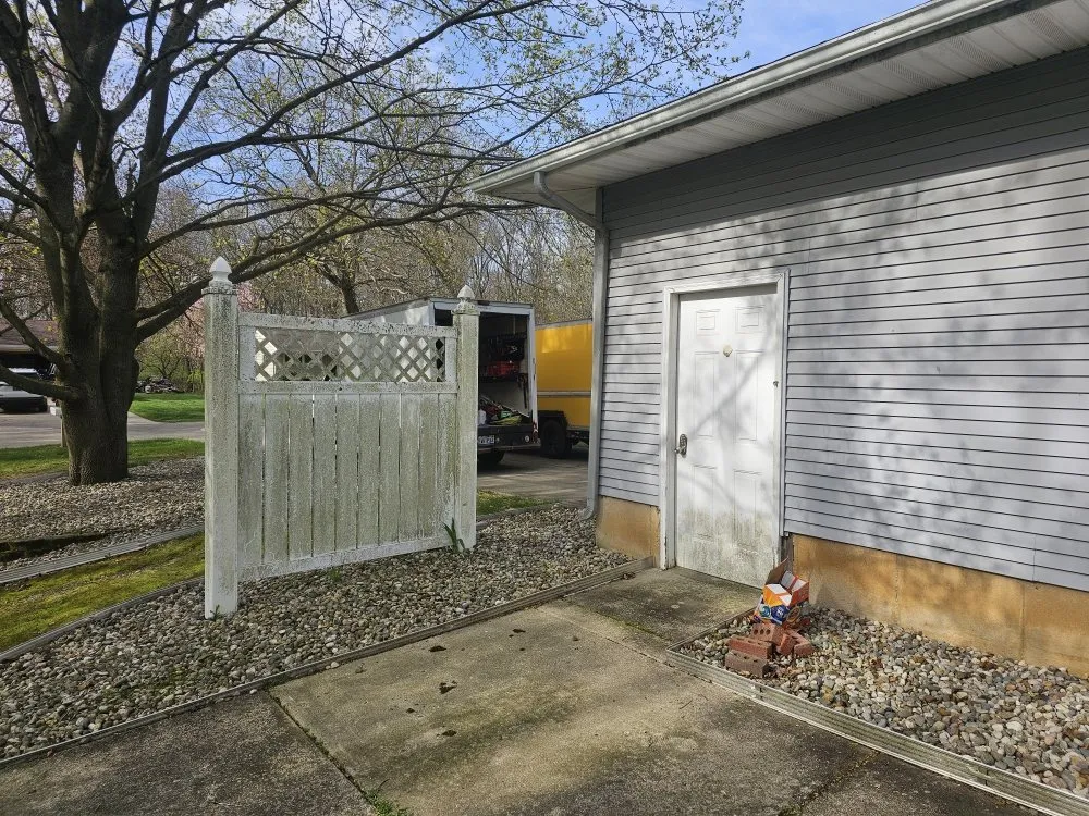 Top-rated yard cleanup service in Jackson, MI by Zawacki's Lawn Company