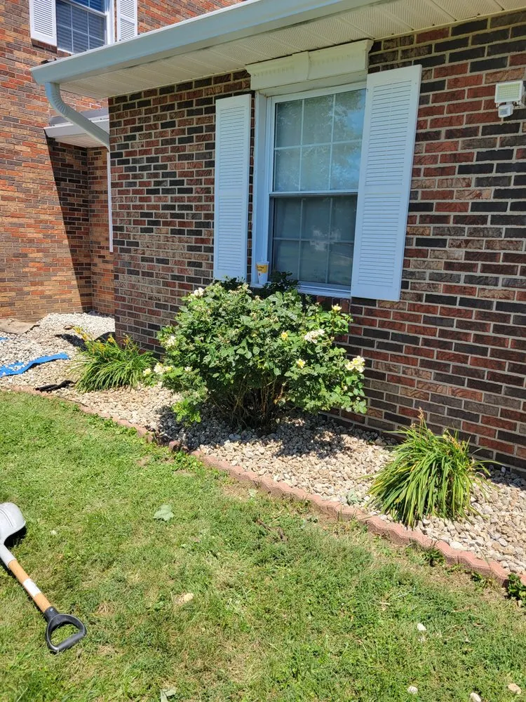 Trusted lawn care service for residential properties in Cynthiana, KY by Zay's Lawncare Solution