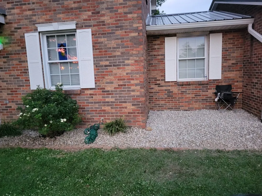 Reliable lawn mowing service for homes in Cynthiana, KY by Zay's Lawncare Solution