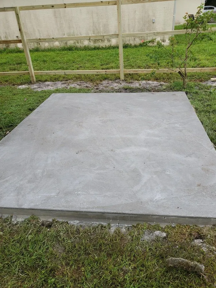 Local yard cleanup service in Stuart, FL by Zaza & Iris Landscaping