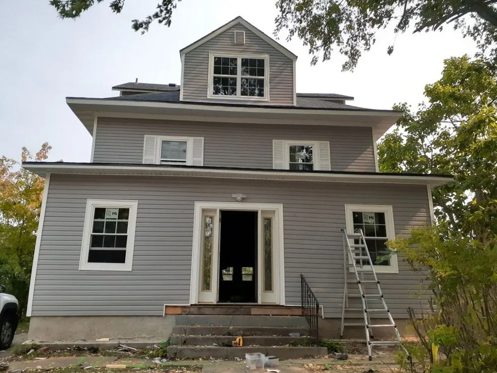 Reliable yard maintenance for homes in Des Moines, IA by Zed construction handyman services