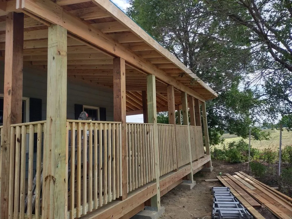 Professional yard cleanup service in Des Moines, IA by Zed construction handyman services