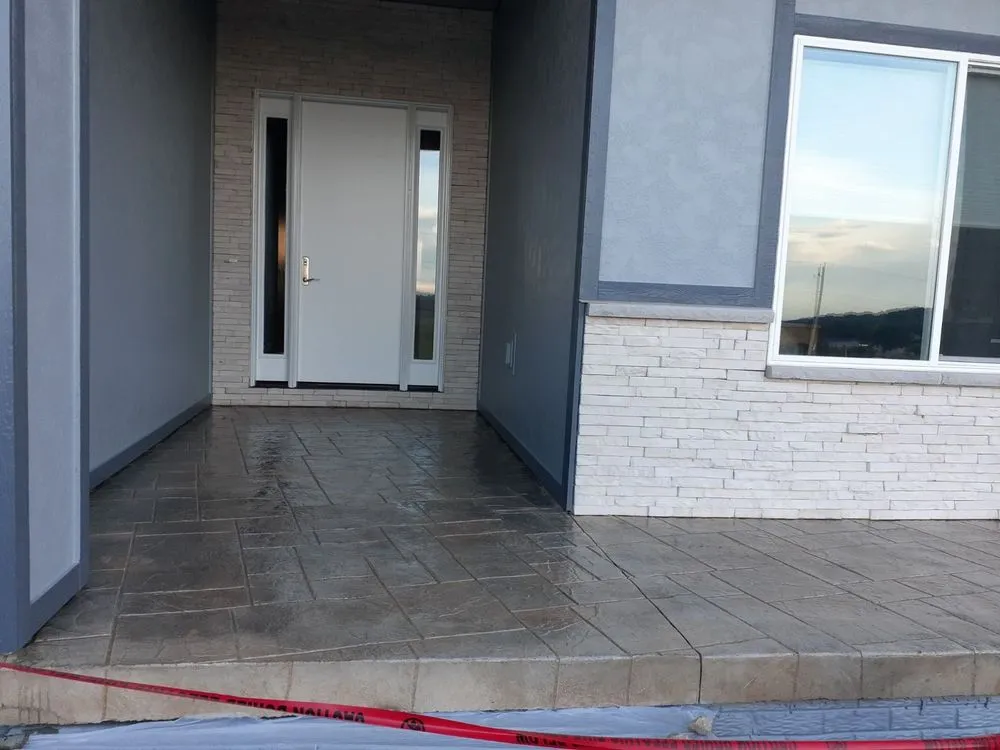 Custom outdoor landscaping with custom design in Des Moines, IA by Zed construction handyman services