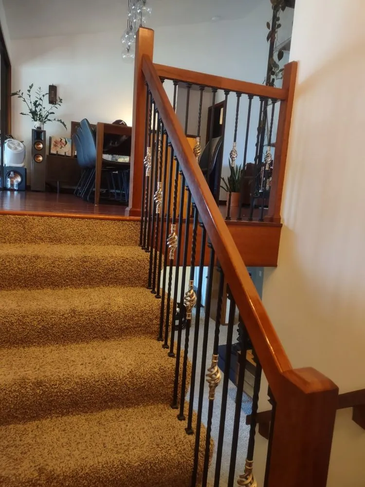 Top-rated lawn care service in Des Moines, IA by Zed construction handyman services