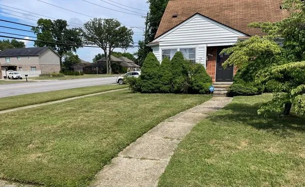 Zeeks Lawn Care and Snow Removal